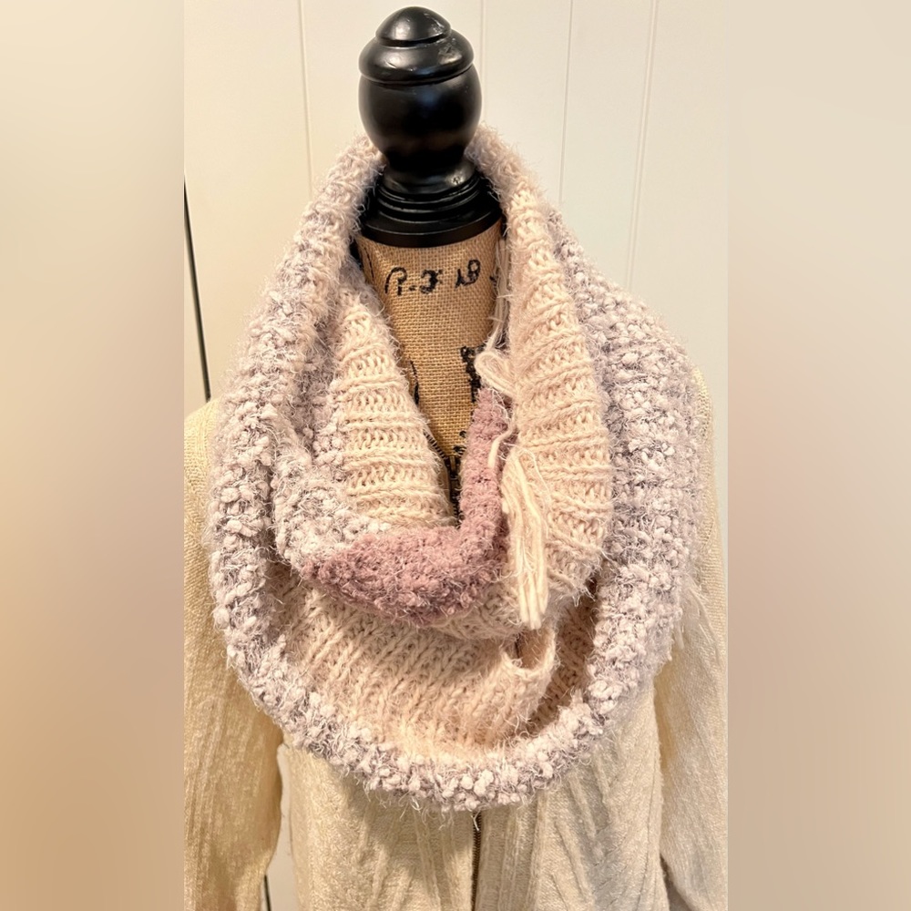 NEW With Tags Simply Noelle Scarf Knubby Knit
